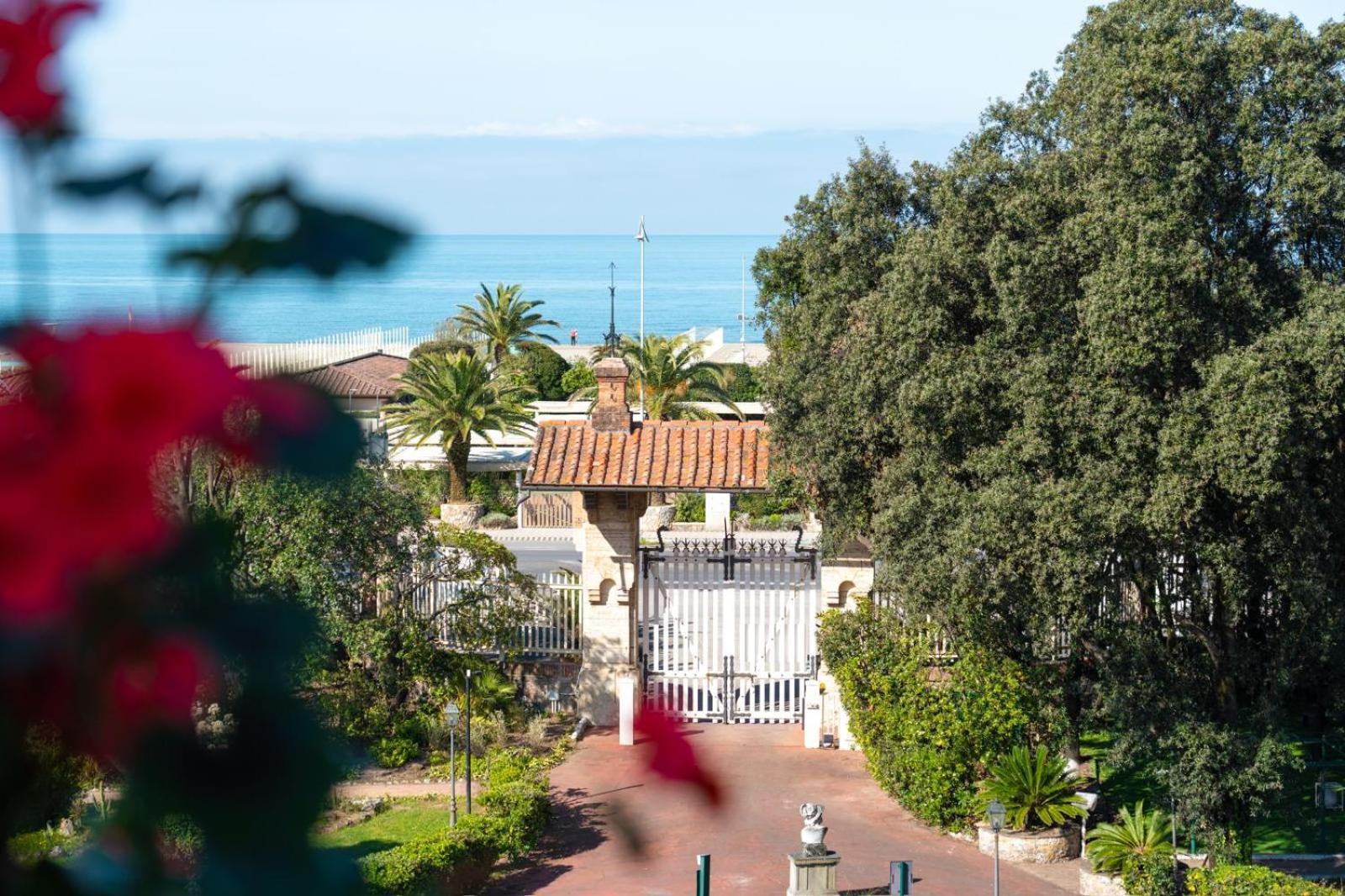 Park Hotel Villa Ariston Lido di Camaiore Exterior photo